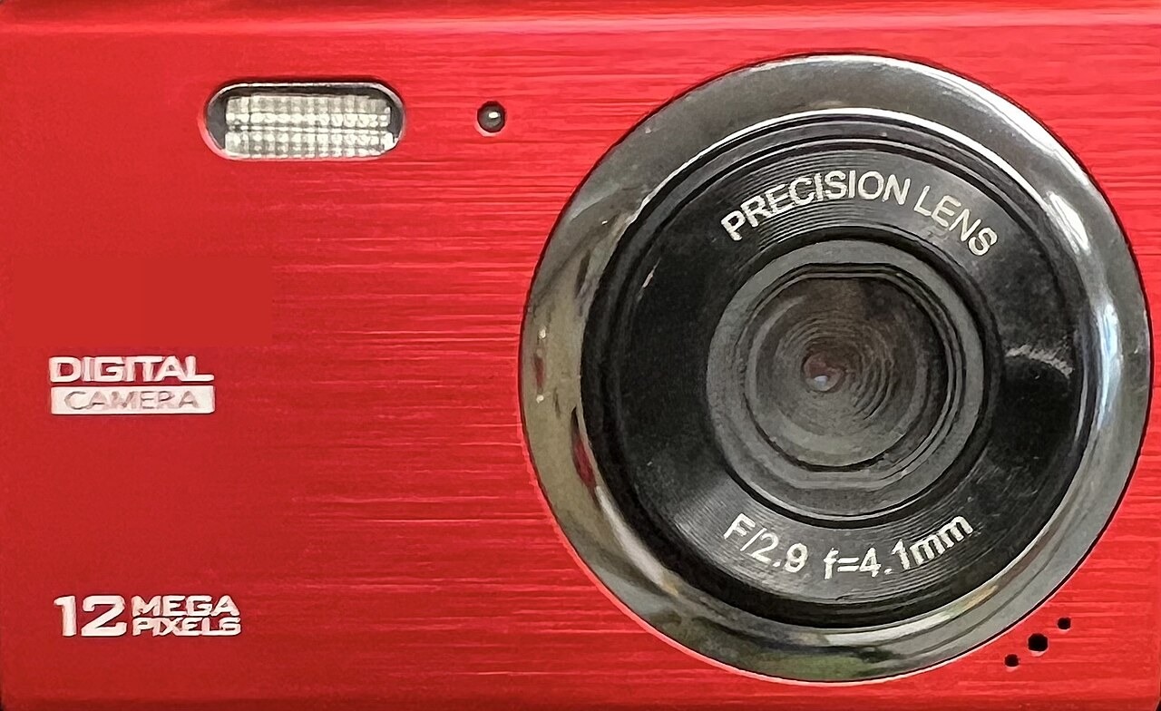 Used cameras: sensor, controls and accessories