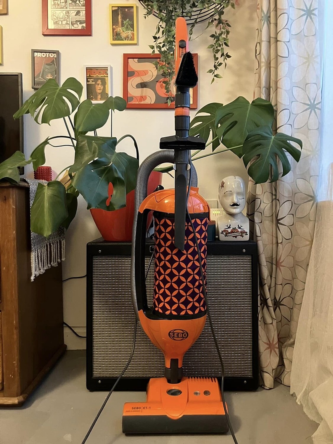 Vacuum cleaners: air paths, accessories and running costs