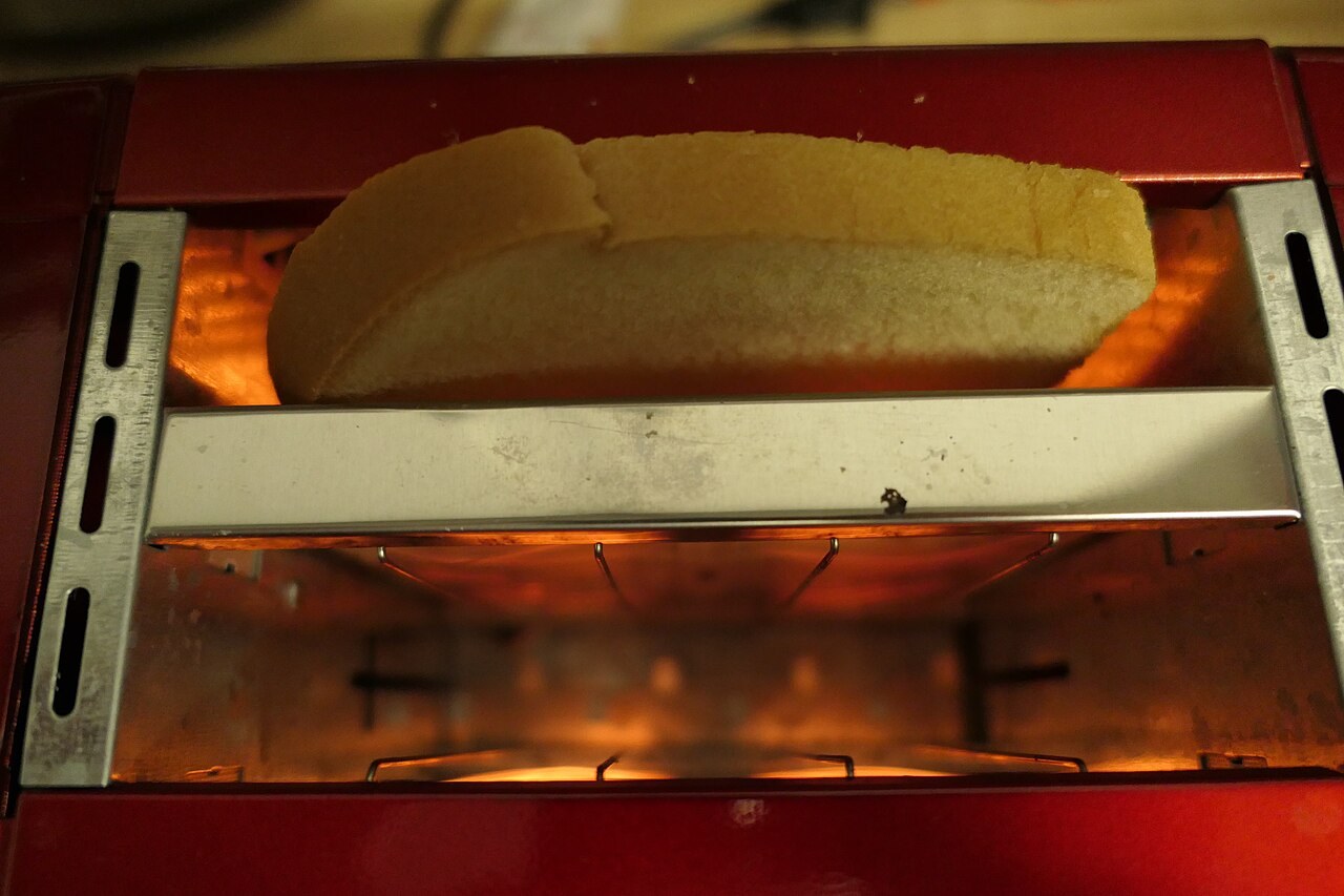 Toasters: crumb tray, mechanism and cabinet