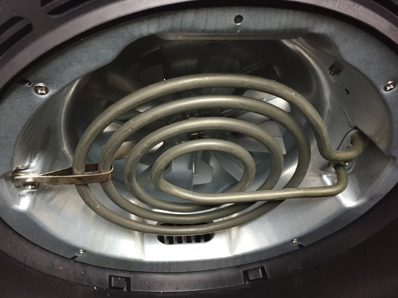 Air fryers: baskets, coatings and cleaning