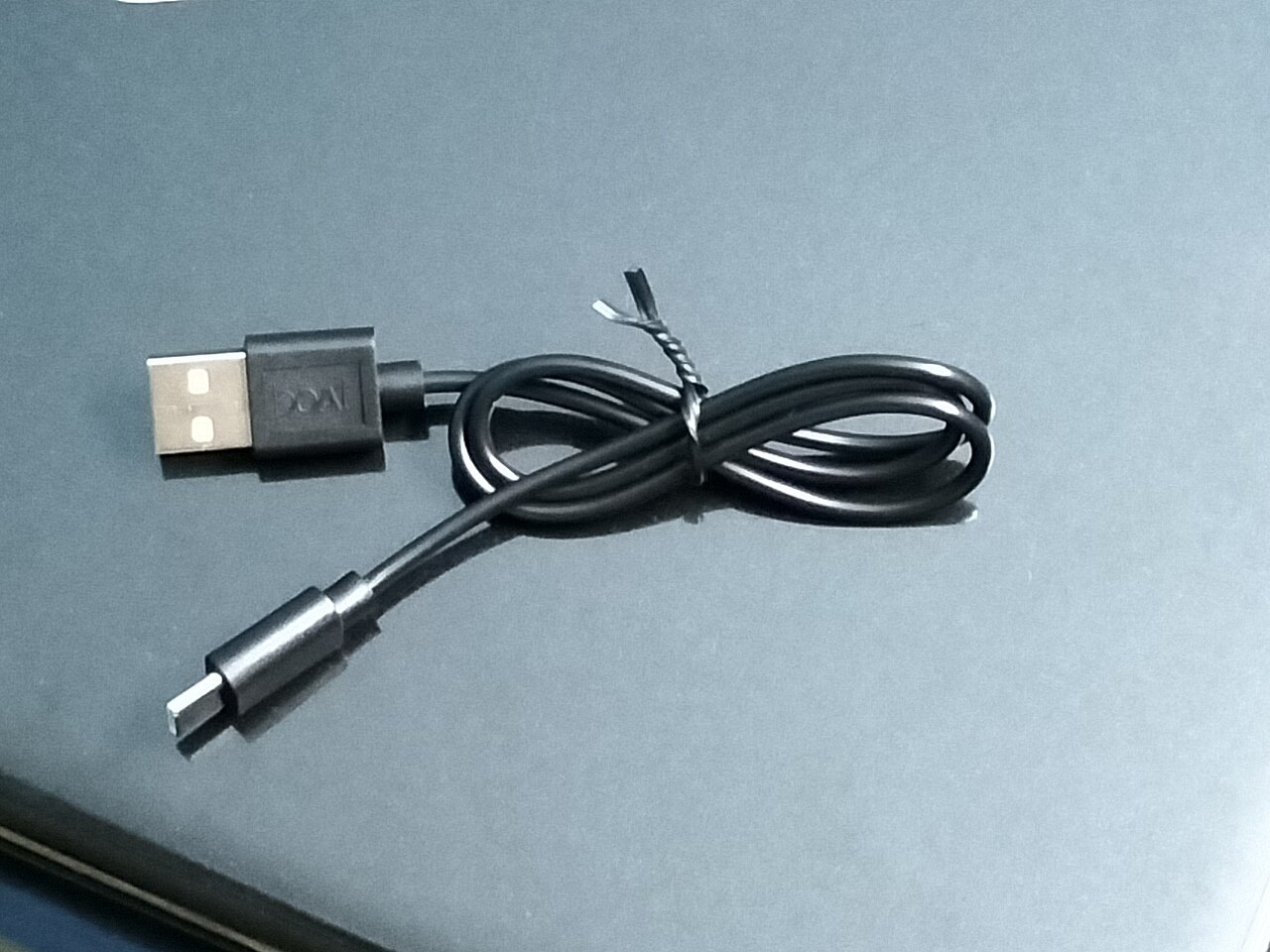 Storing accessories: Identify sets instead of making a cable pile